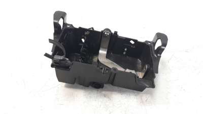 Recambio de moldura para honda cb 650r 2018- referencia OEM IAM 80111MKNC500  