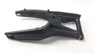Recambio de puente trasero para honda cb 650r 2018- referencia OEM IAM 52200MKND50  