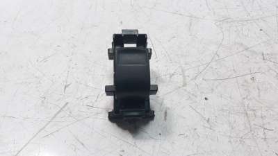 Recambio de mando elevalunas delantero derecho para toyota yaris 2014-2017 referencia OEM IAM 19282910  