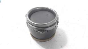 Recambio de rejilla aireadora para toyota yaris 2014-2017 referencia OEM IAM 556800D020C8  