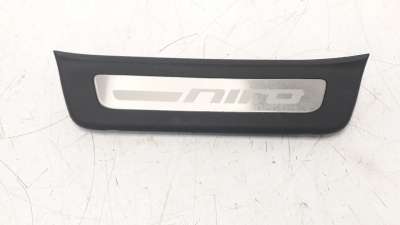 Recambio de moldura para kia niro 2016- referencia OEM IAM 85877G5100  