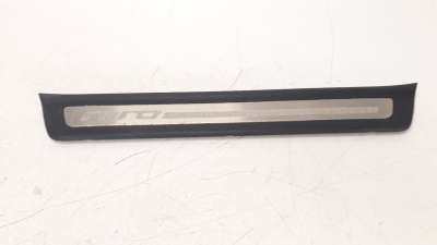Recambio de moldura para kia niro 2016- referencia OEM IAM 85883G5100  