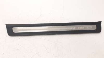 Recambio de moldura para kia niro 2016- referencia OEM IAM 85873G5100  