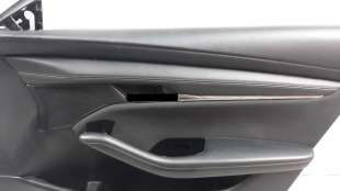 Recambio de guarnecido puerta delantera derecha para mazda 3 berlina (bp) 2019- referencia OEM IAM BCJH6843Z   2