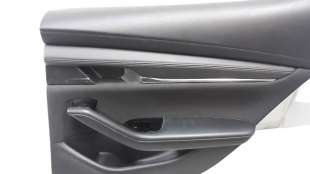 Recambio de guarnecido puerta trasera derecha para mazda 3 berlina (bp) 2019- referencia OEM IAM BCJH6853Z   2