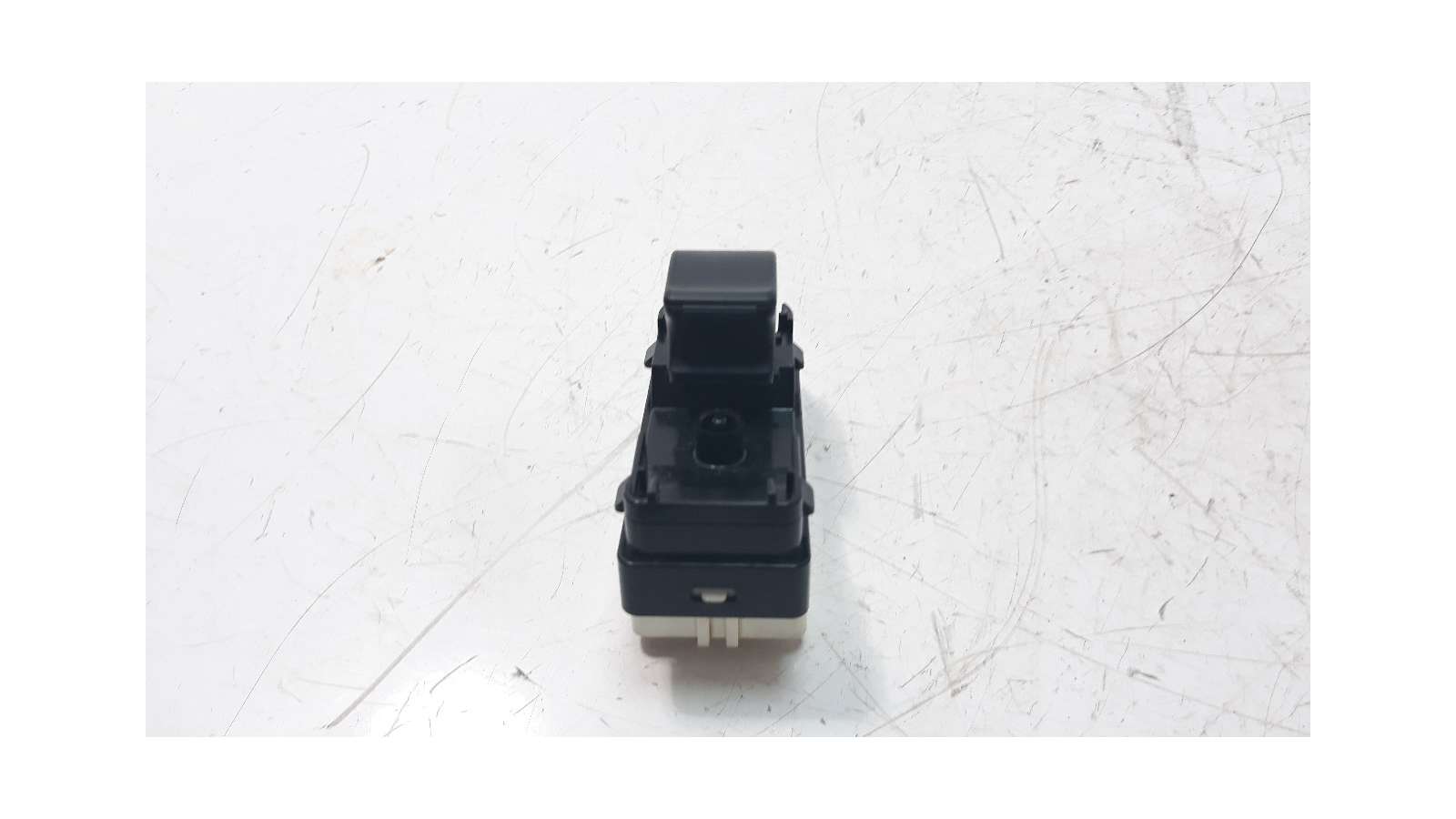 Recambio de mando elevalunas trasero derecho para mazda 2 lim. () 2014- 1.5 16v cat referencia OEM IAM D09H66370   Recambio de mando elevalunas trasero derecho para mazda 2 lim. () 2014- 1.5 16v cat referencia OEM IAM D09H66370