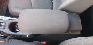 Recambio de apoyabrazos central para toyota corolla (e21) 2019- referencia OEM IAM 5890502F60C0  