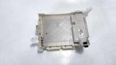 Recambio de caja reles / fusibles para toyota yaris 2017- 1.5 16v cat referencia OEM IAM 8273052K40  