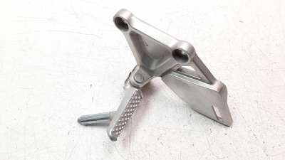 Recambio de estribo lateral para honda cb 650r 2018- referencia OEM IAM 50700MKND50  