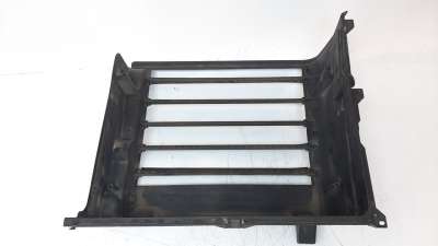 Recambio de calandra delantera de radiador para bmw serie 3 berlina (e46) 1998-2006 referencia OEM IAM 157048048  