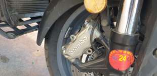 Recambio de pinza de freno delantera derecha para kymco ak550 2017- referencia OEM IAM 45200LGC6E00  