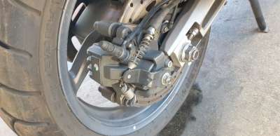 Recambio de pinza de freno trasera derecha para kymco ak550 2017- referencia OEM IAM 43100LGC6E00  
