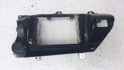 Recambio de moldura para toyota hilux (kun) 2005-2016 referencia OEM IAM 55420KK140  