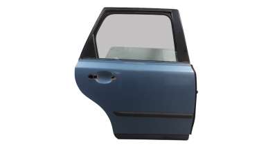 Recambio de puerta trasera derecha para volvo v50 familiar 2004-2012 1.6 diesel cat referencia OEM IAM 31335470  
