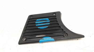 Recambio de moldura para nissan patrol (k/w260) 1989-2002 largo ta referencia OEM IAM 76812G9600  