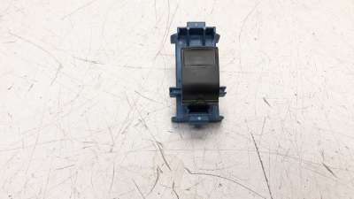 Recambio de mando elevalunas delantero derecho para toyota avensis 2015-2018 1.8 16v cat referencia OEM IAM 8481005080  