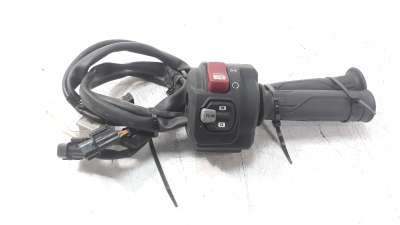 Recambio de piña luces derecha para honda x-adv 2017- referencia OEM IAM 35135MKTD02  