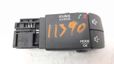 Recambio de mando multifuncion para renault clio iv 2012- 1.2 16v referencia OEM IAM 255522448R  