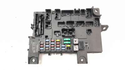 Recambio de caja reles / fusibles para mitsubishi outlander (gf0) 2012- phev kaiteki 4wd referencia OEM IAM 8637B680 A2C74608313