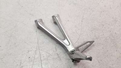 Recambio de estribo lateral para honda cb 650r 2018- referencia OEM IAM 50760MKND50  
