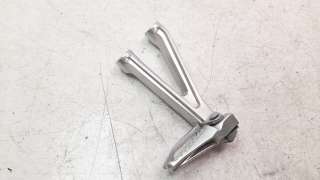 Recambio de estribo lateral para honda cb 650r 2018- referencia OEM IAM 50750MKND50  