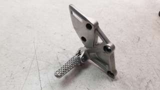 Recambio de estribo lateral para honda cb 650r 2018- referencia OEM IAM 50600MKND50  