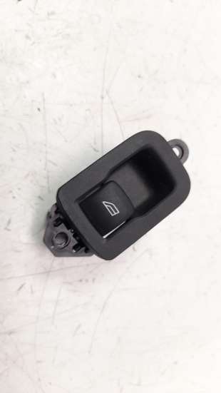 Recambio de mando elevalunas trasero izquierdo para volvo v60 kombi 2010-2018 2.0 diesel cat referencia OEM IAM 31394841  