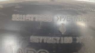Recambio de paso rueda trasero izquierdo para peugeot 308 2013- referencia OEM IAM 9811877880  
