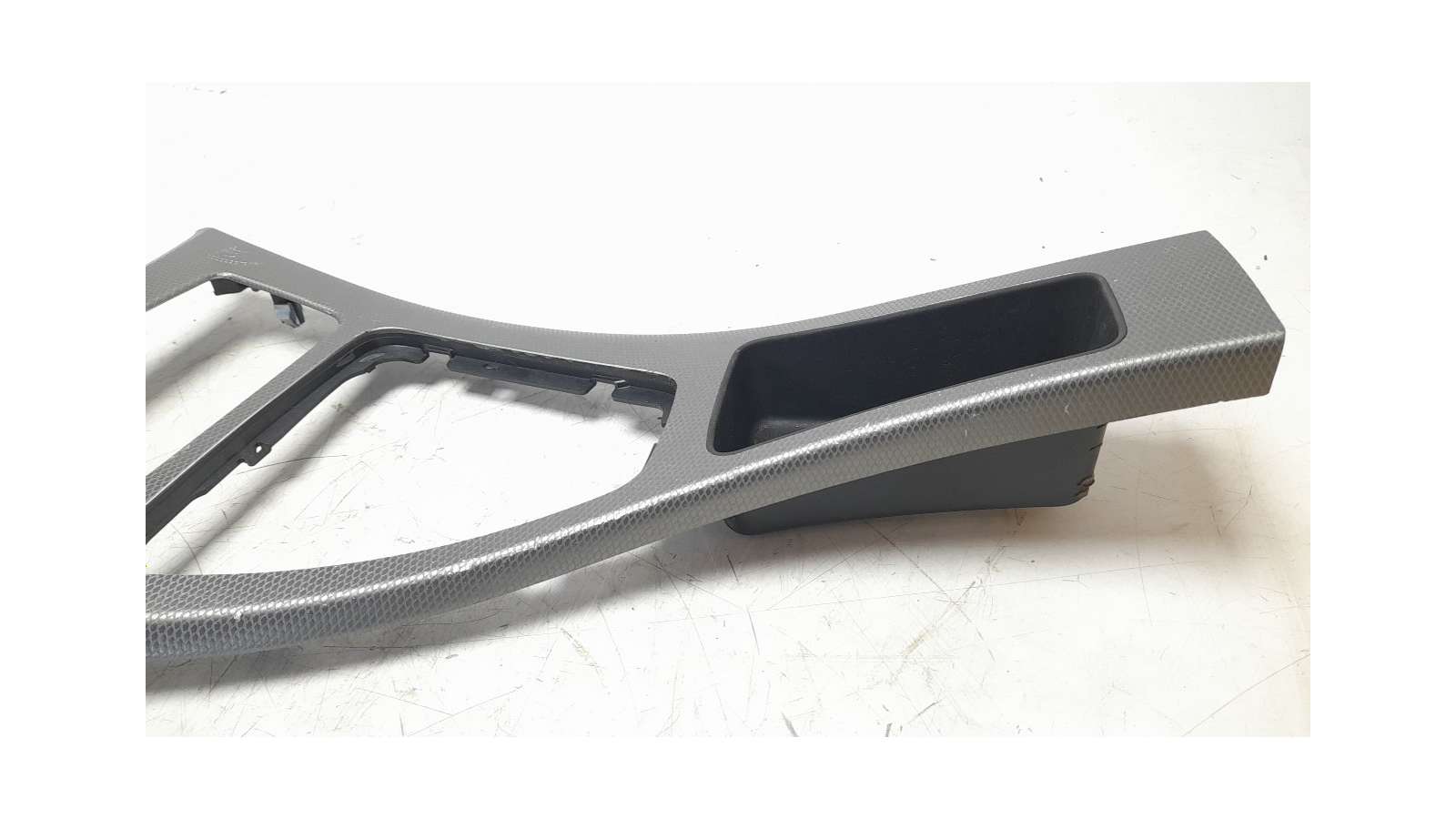 Recambio de moldura para bmw serie 3 coupe (e92) 2006-2012 2.0 turbodiesel cat referencia OEM IAM 7118034   Recambio de moldura para bmw serie 3 coupe (e92) 2006-2012 2.0 turbodiesel cat referencia OEM IAM 7118034