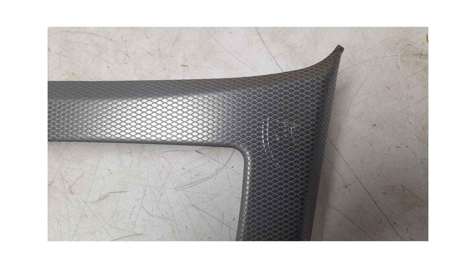 Recambio de moldura para bmw serie 3 coupe (e92) 2006-2012 2.0 turbodiesel cat referencia OEM IAM 7118034   Recambio de moldura para bmw serie 3 coupe (e92) 2006-2012 2.0 turbodiesel cat referencia OEM IAM 7118034