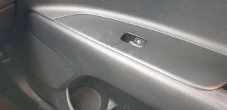 Recambio de mando elevalunas delantero derecho para kia stonic (ybcuv) 2017- 1.2 cat referencia OEM IAM 93575H8000WK  