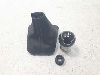 Recambio de pomo palanca cambio para kia stonic (ybcuv) 2017- 1.2 cat referencia OEM IAM 43711D9100  