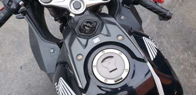 Recambio de moldura para honda cbr 650r 2018- referencia OEM IAM 17570MKND10ZA  