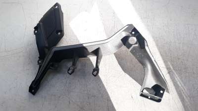 Recambio de moldura para honda cbr 650r 2018- referencia OEM IAM 64242MKND100  