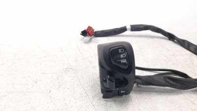 Recambio de piña luces izquierda para yamaha tricity 300 2020- referencia OEM IAM BX9H397200  