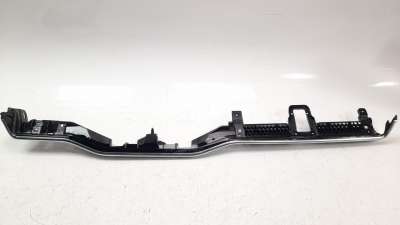 Recambio de moldura para land rover range rover evoque 2018- referencia OEM IAM K8D201413B  