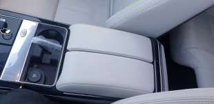Recambio de apoyabrazos central para land rover range rover velar 2017- 2.0 turbo cat referencia OEM IAM LR112840  