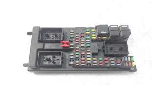 Recambio de caja reles / fusibles para land rover discovery 4 2009-2016 2.7 td v6 cat referencia OEM IAM AH2214F041AG  
