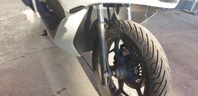 Recambio de amortiguador delantero derecho para honda pcx 125 2018- pcx 125 referencia OEM IAM 51400K1YD51  