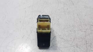 Recambio de mando elevalunas delantero derecho para kia stonic (ybcuv) 2017- 1.0 tgdi cat referencia OEM IAM 93576H8000  