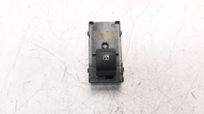 Recambio de mando elevalunas delantero derecho para hyundai tucson 2015- referencia OEM IAM 93581N70504X  