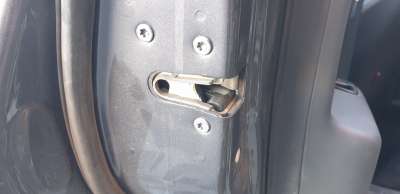 Recambio de cerradura puerta trasera izquierda para jeep renegade 2014- limited 4x4 referencia OEM IAM 52028385  