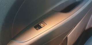 Recambio de mando elevalunas trasero derecho para hyundai tucson 2015- 1.6 cat referencia OEM IAM 93580D3110  