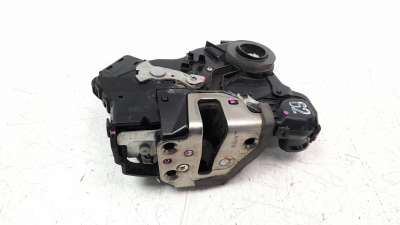 Recambio de cerradura puerta delantera derecha para toyota hilux (kun) 2005-2016 3.0 turbodiesel referencia OEM IAM 693100K080  