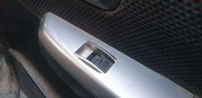 Recambio de mando elevalunas trasero derecho para toyota hilux (kun) 2005-2016 3.0 turbodiesel referencia OEM IAM 848100K010  