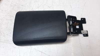 Recambio de apoyabrazos central para hyundai tucson 2015- referencia OEM IAM 84660N7100NNB  