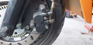 Recambio de pinza de freno delantera izquierda para lambretta v200 special flex 2021- special flex referencia OEM IAM L45500LPB0