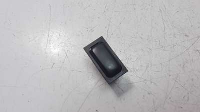 Recambio de mando elevalunas delantero derecho para aixam sv43cf 2018-2018 s8 referencia OEM IAM 3230105A  