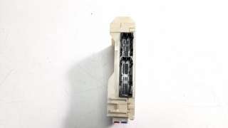 Recambio de caja reles / fusibles para toyota corolla (e21) 2019- referencia OEM IAM 827300Z290  