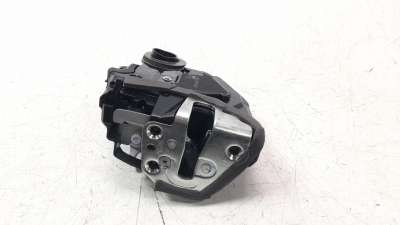 Recambio de cerradura puerta trasera derecha para toyota corolla (e21) 2019- referencia OEM IAM 6905002580  